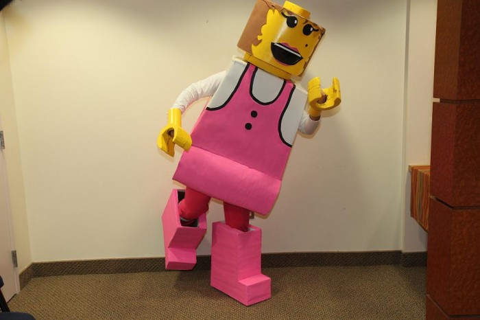 Woman in LEGO brick costume minifigure